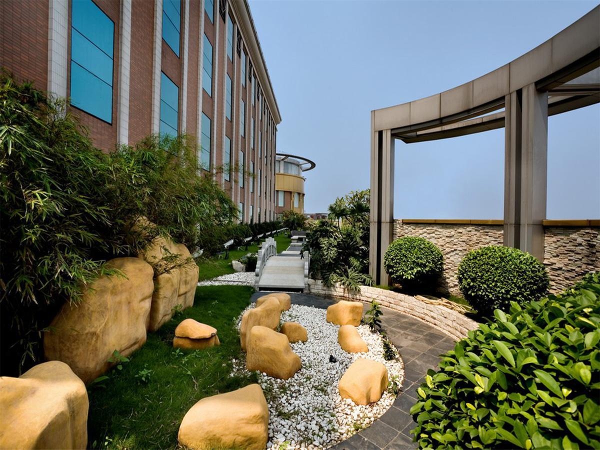 City Hotel פושאן מראה חיצוני תמונה