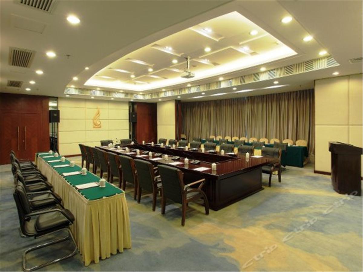 City Hotel פושאן מראה חיצוני תמונה