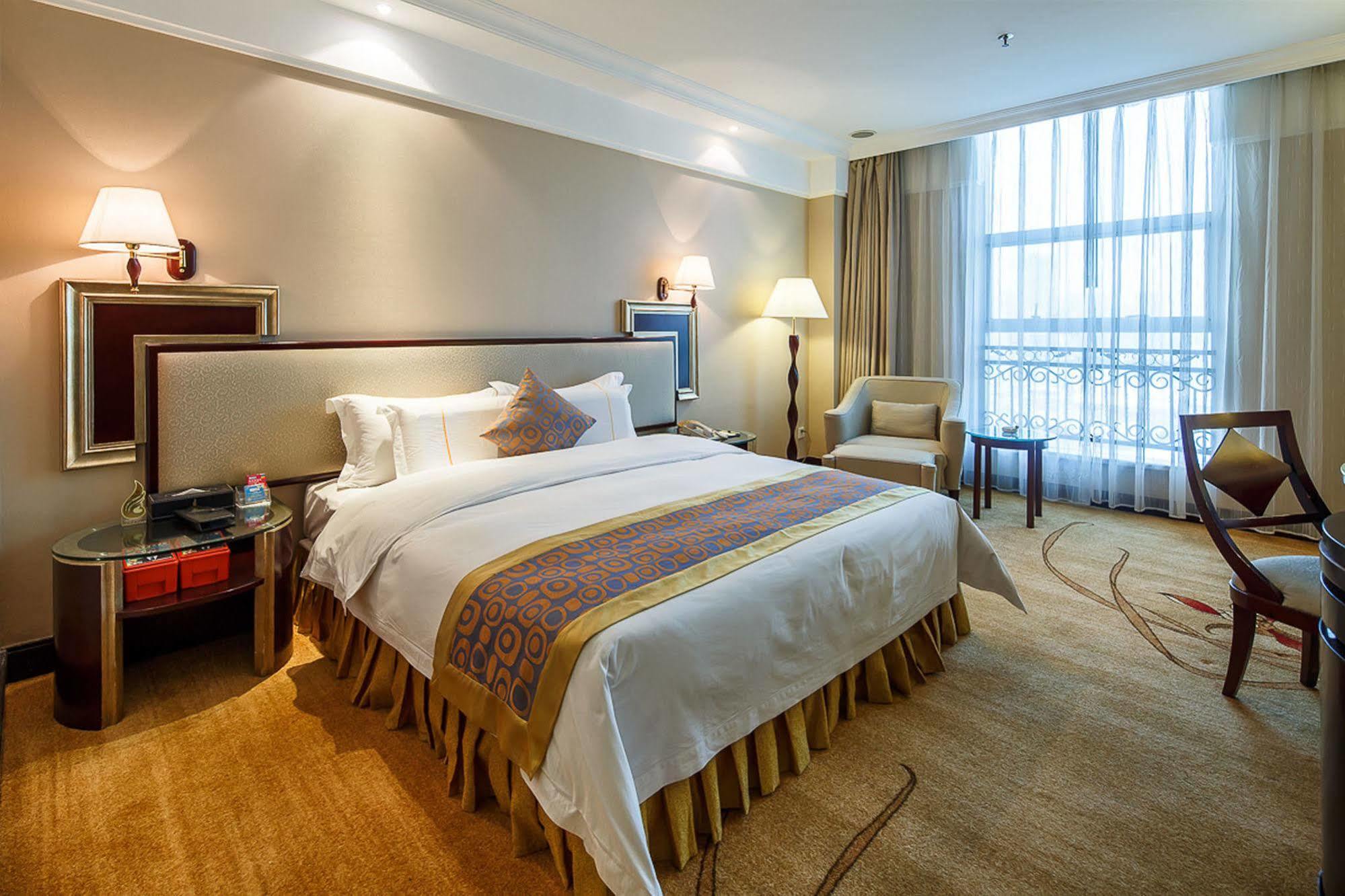 City Hotel פושאן מראה חיצוני תמונה