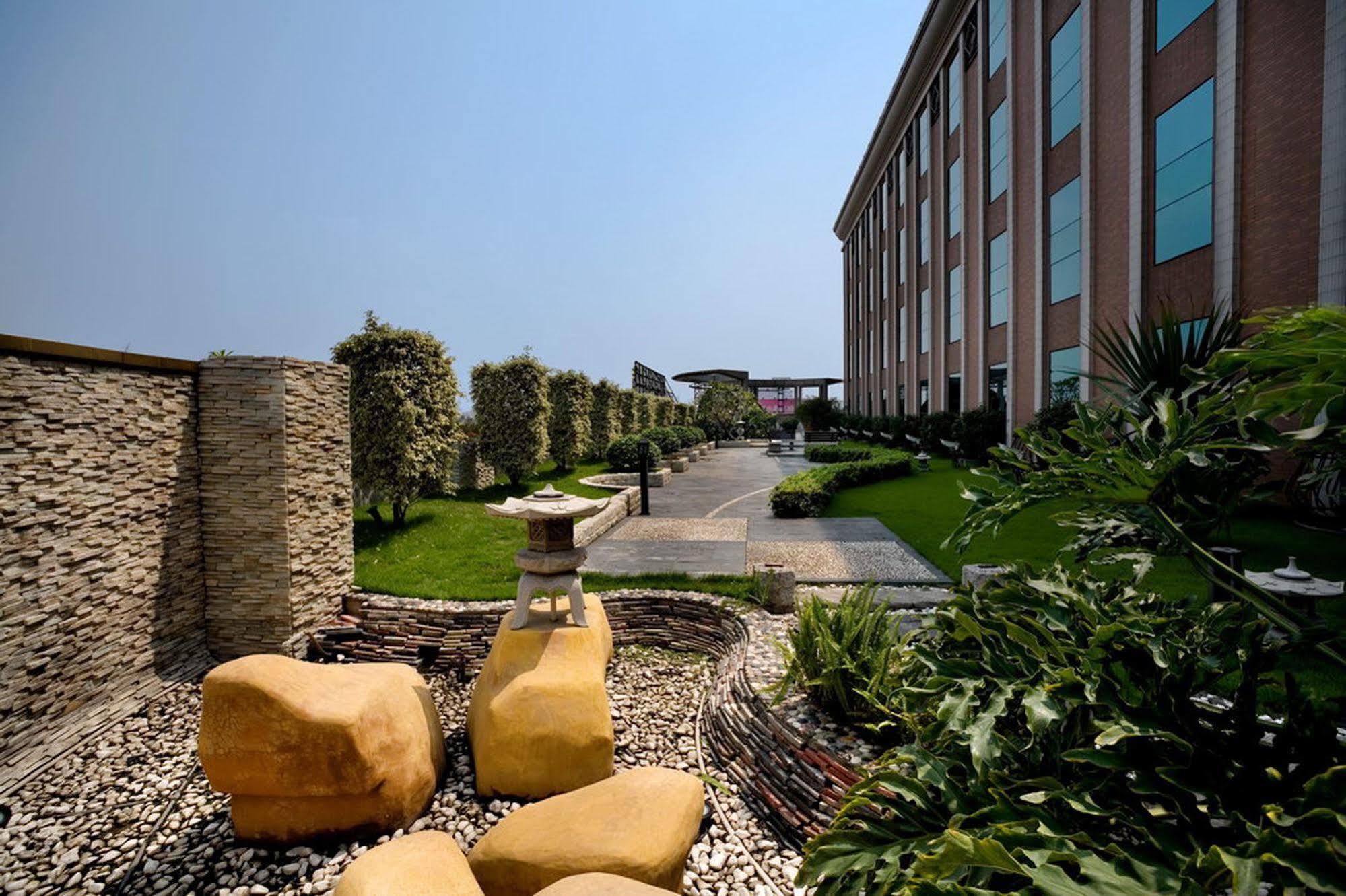 City Hotel פושאן מראה חיצוני תמונה